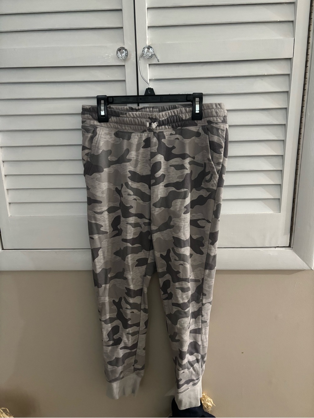 Girls youth Old Navy camo pants 10/12 plus